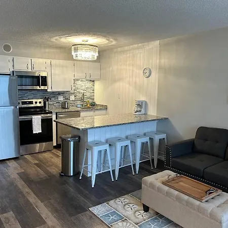 On The Sand Beachfront Condo, Newly Renovated